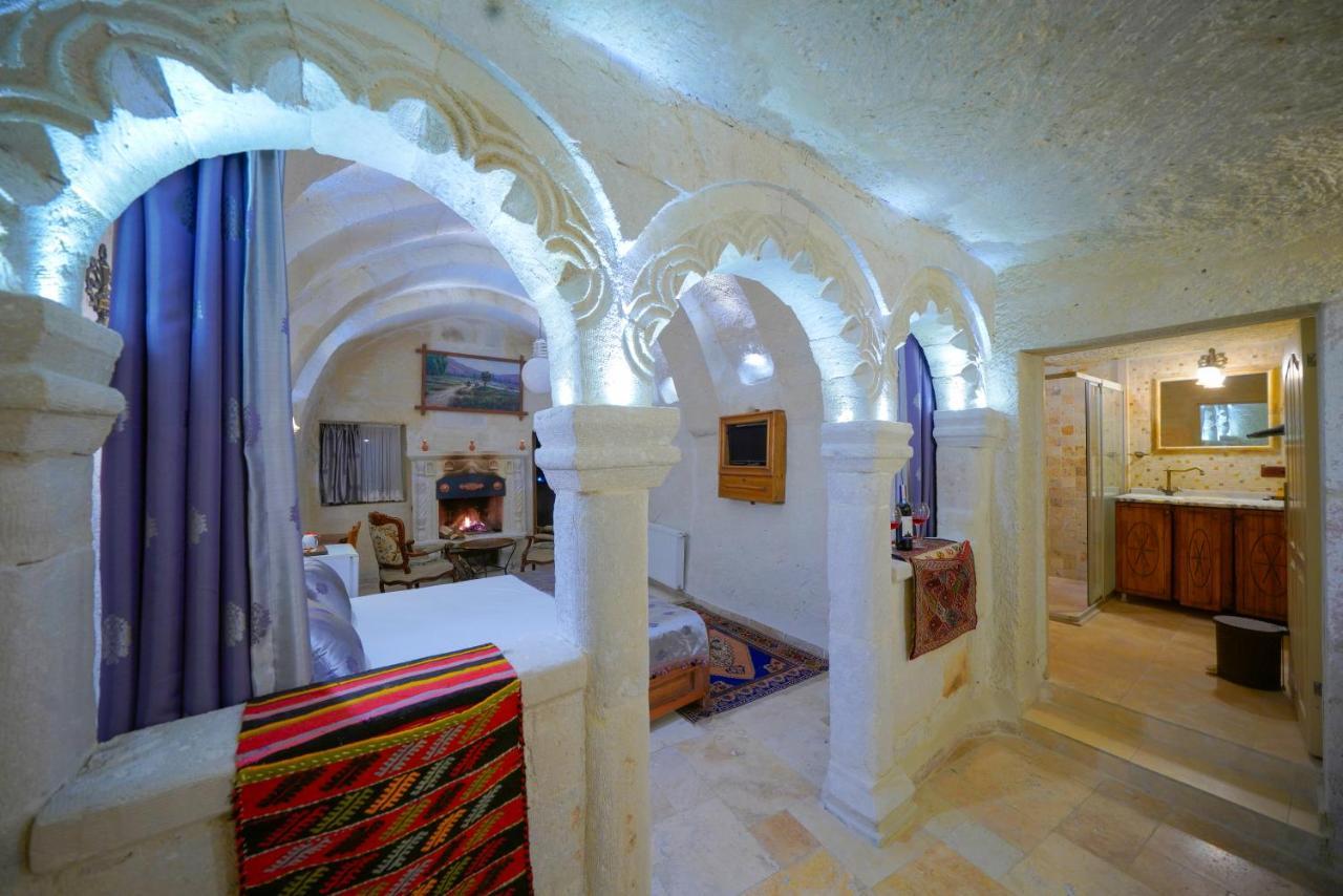 Elysee Cave House 2*