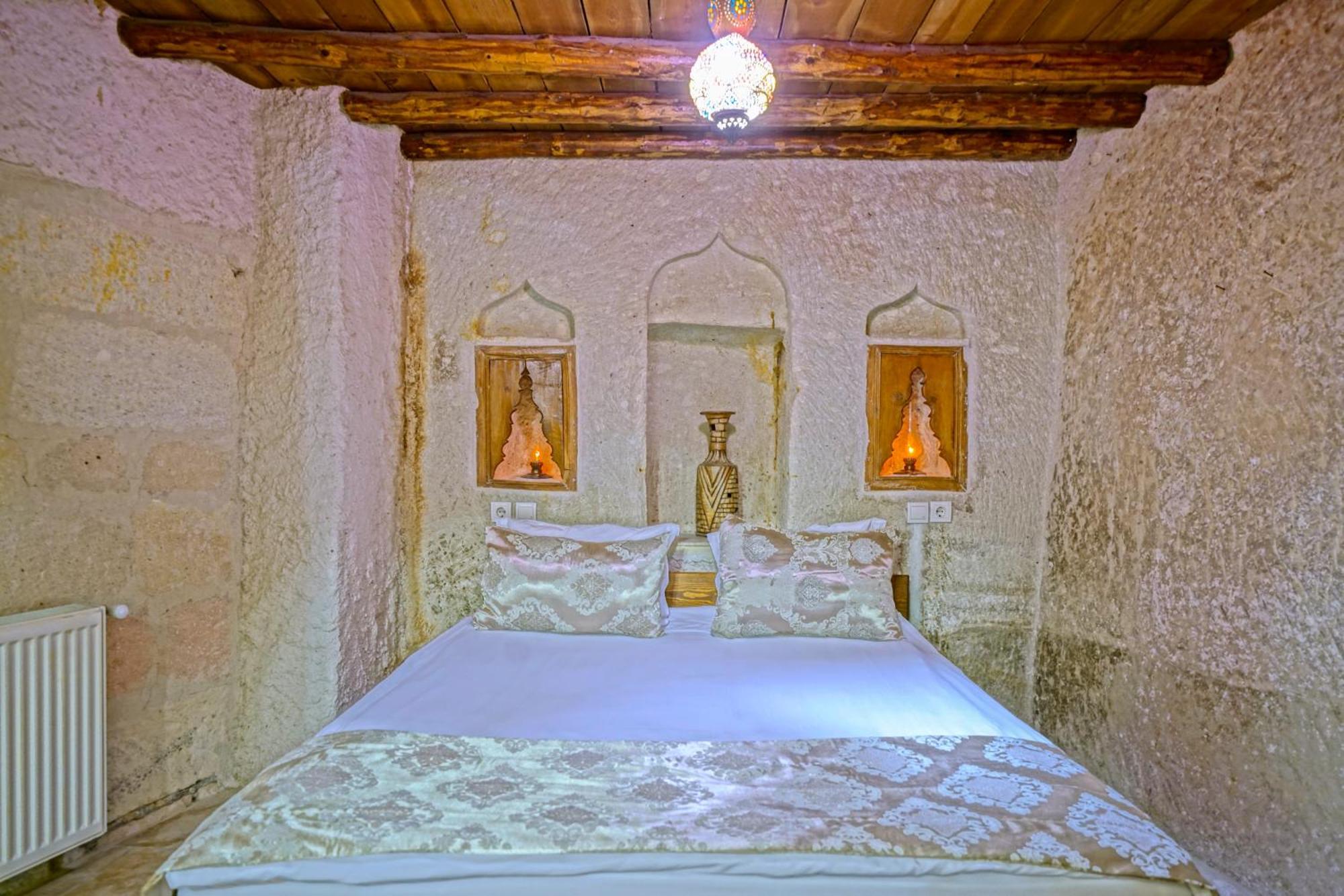 Elysee Cave House 2*