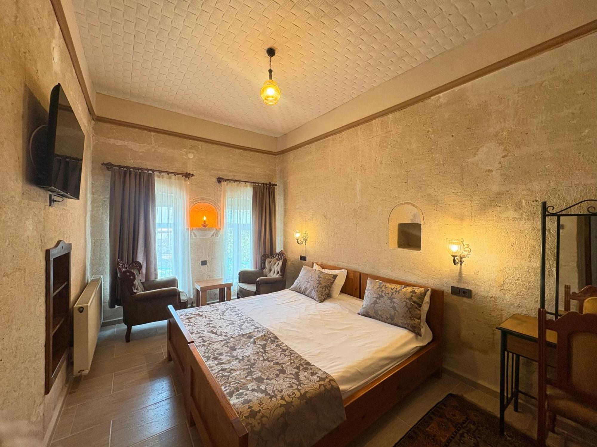 Elysee Cave House 2*