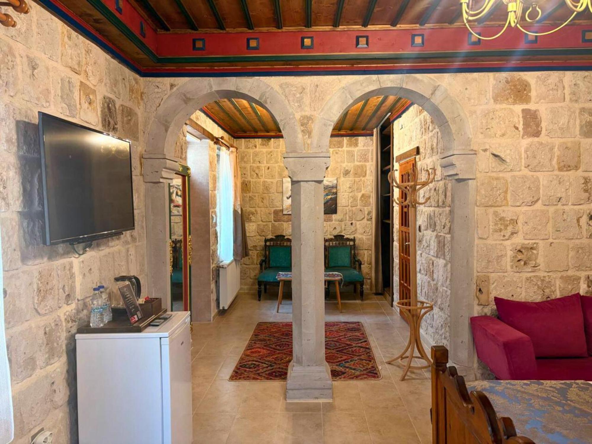 Elysee Cave House