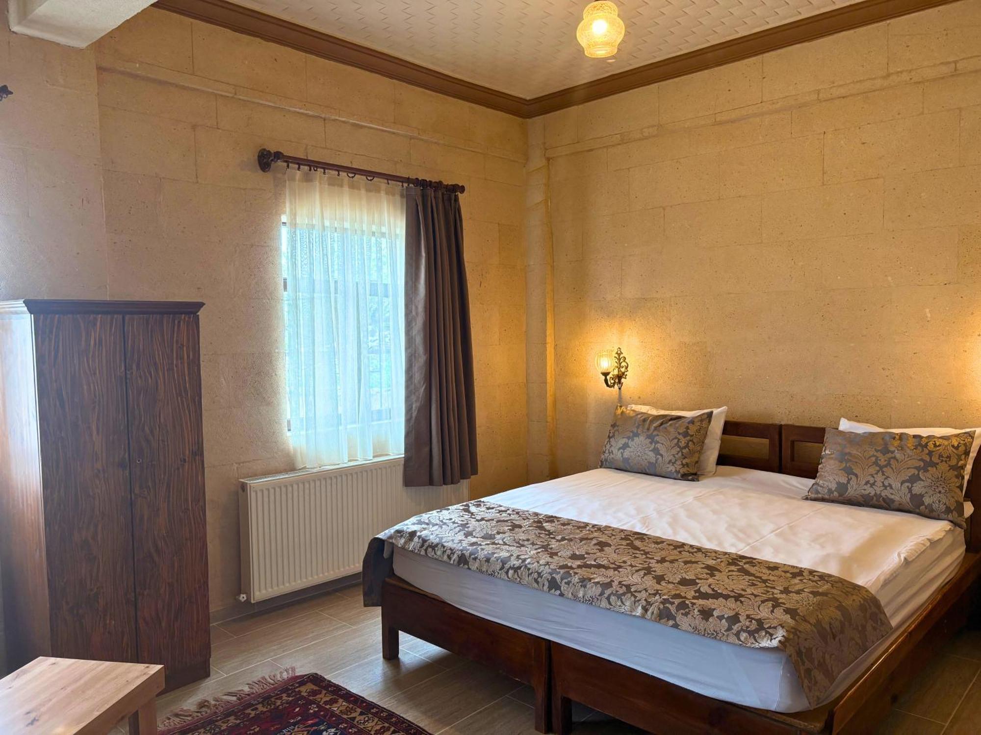 Elysee Cave House 2*