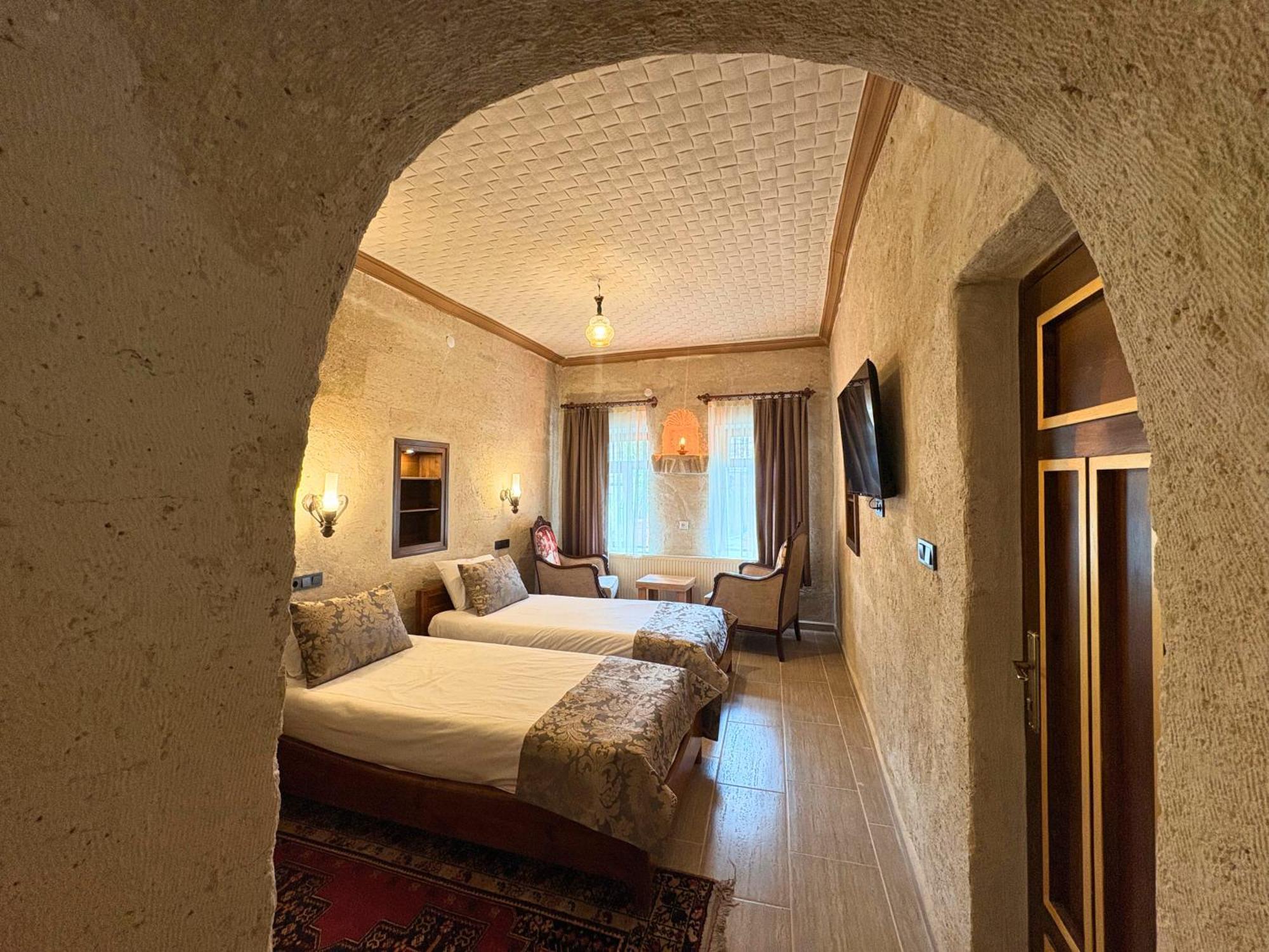 Elysee Cave House