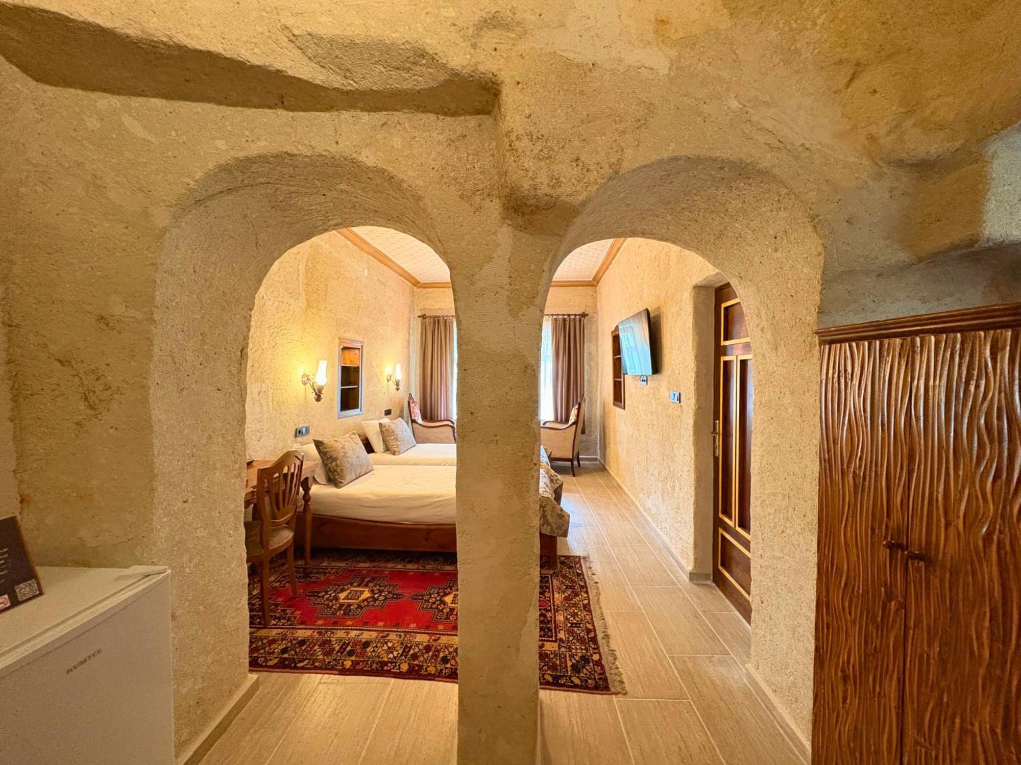 Elysee Cave House